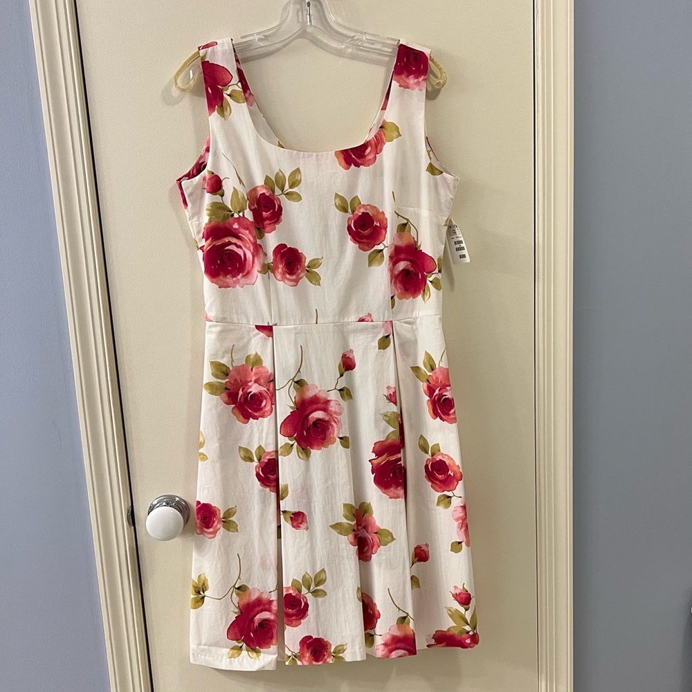 H&M NWT Flowered, lined garden party dress